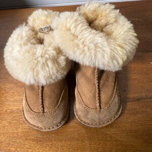 UGG Infant Toddler Boo Boots #5206 Chestnut Size Medium Genuine Sheepskin 12-18m
